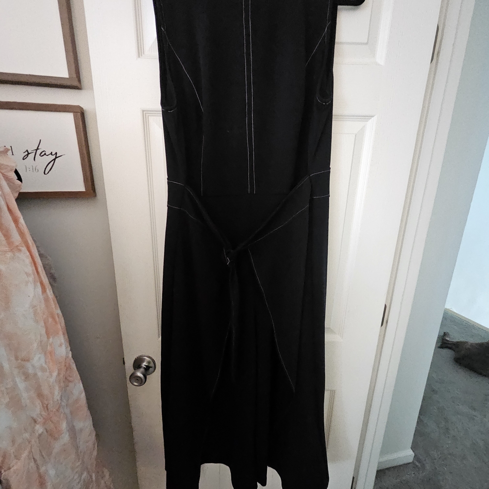 Elegant Black Sleeveless Dress